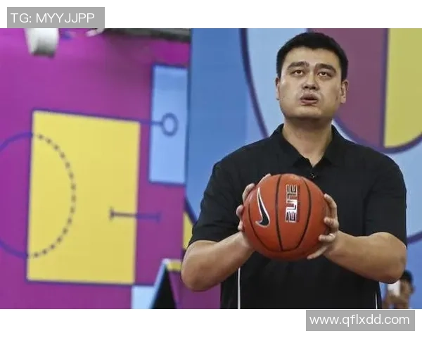 姚明用手抓人引发热议网友热议体育精神与规则的界限