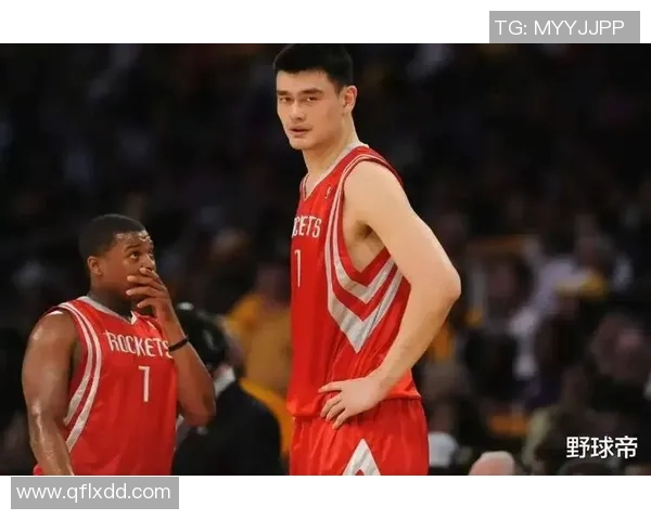 姚明挥毫泼墨展现篮球人生的艺术之旅与心灵表达