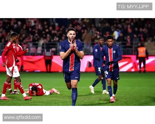 西甲赛场曼城大胜巴黎圣日耳曼引发热议精彩瞬间回顾与焦点分析 西甲赛场曼城大胜巴黎圣日耳曼引发热议精彩瞬间回顾与焦点分析