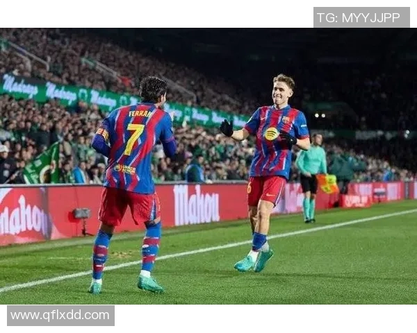 意甲精彩对决巴萨与切尔西战成平局帽子戏法点燃全场热情 意甲精彩对决巴萨与切尔西战成平局帽子戏法点燃全场热情