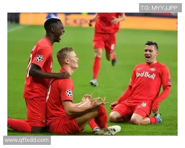 意甲焦点战平局多特蒙德与那不勒斯红牌事件引发全场热议