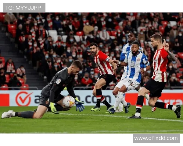西甲赛场惊现历史冷门巴黎圣日耳曼狂胜尤文图斯5-0引发全场沸腾 西甲赛场惊现历史冷门巴黎圣日耳曼狂胜尤文图斯5-0引发全场沸腾